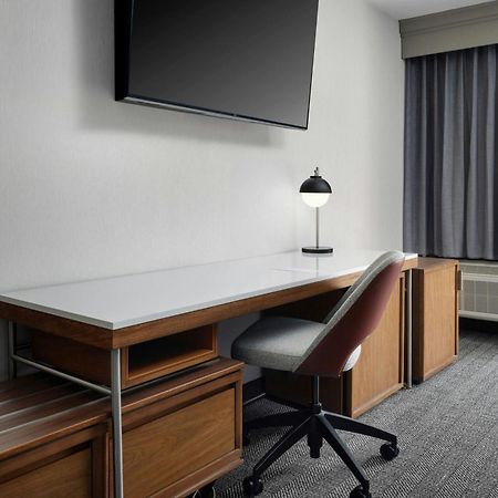 Courtyard By Marriott Stockton Hotel Exterior foto