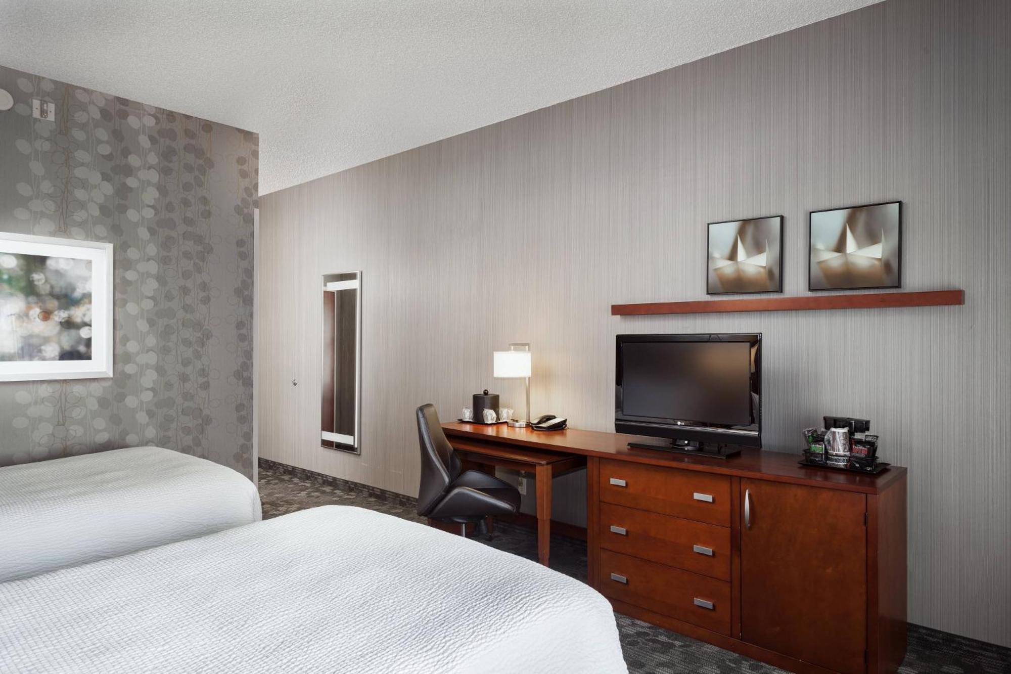 Courtyard By Marriott Stockton Hotel Exterior foto