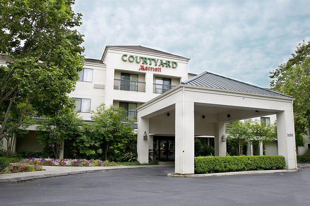 Courtyard By Marriott Stockton Hotel Exterior foto