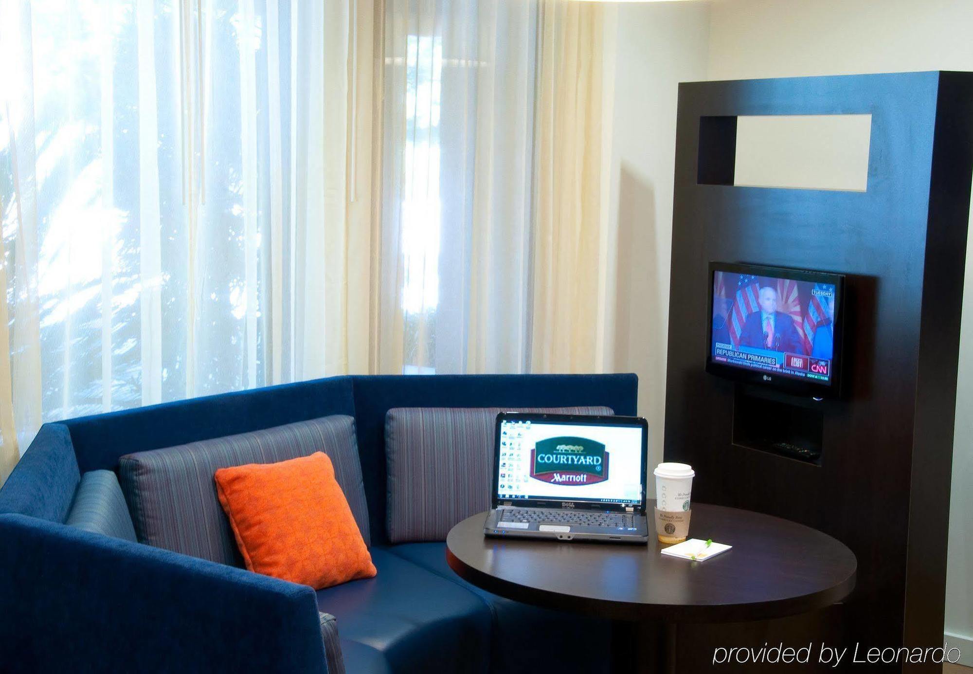 Courtyard By Marriott Stockton Hotel Exterior foto