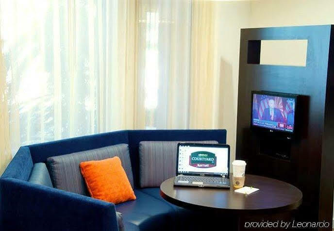 Courtyard By Marriott Stockton Hotel Exterior foto